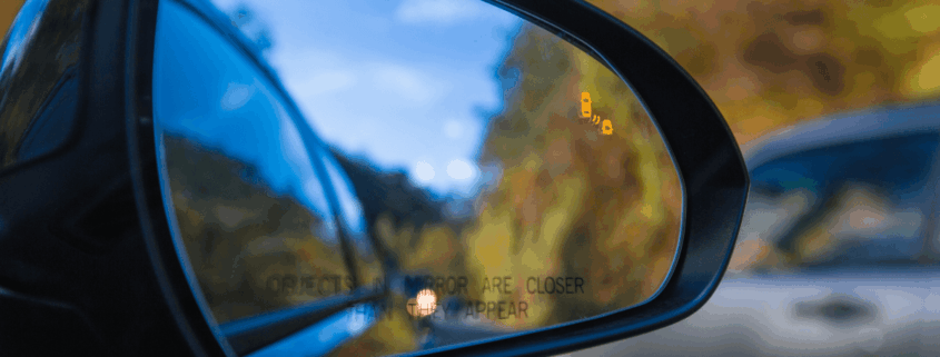 Proving Driver Blind Spot Negligence in Chicago Side-Swipe Motorcycle Accidents